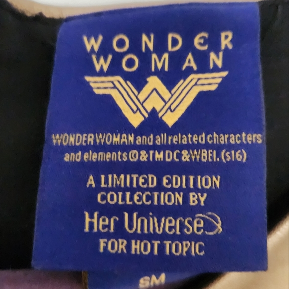 Her universe wonder woman dress - Picture 3 of 4